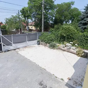  Apartment Hi-bp Garden Batsanyi Tiny House Near The Train With Free Parking